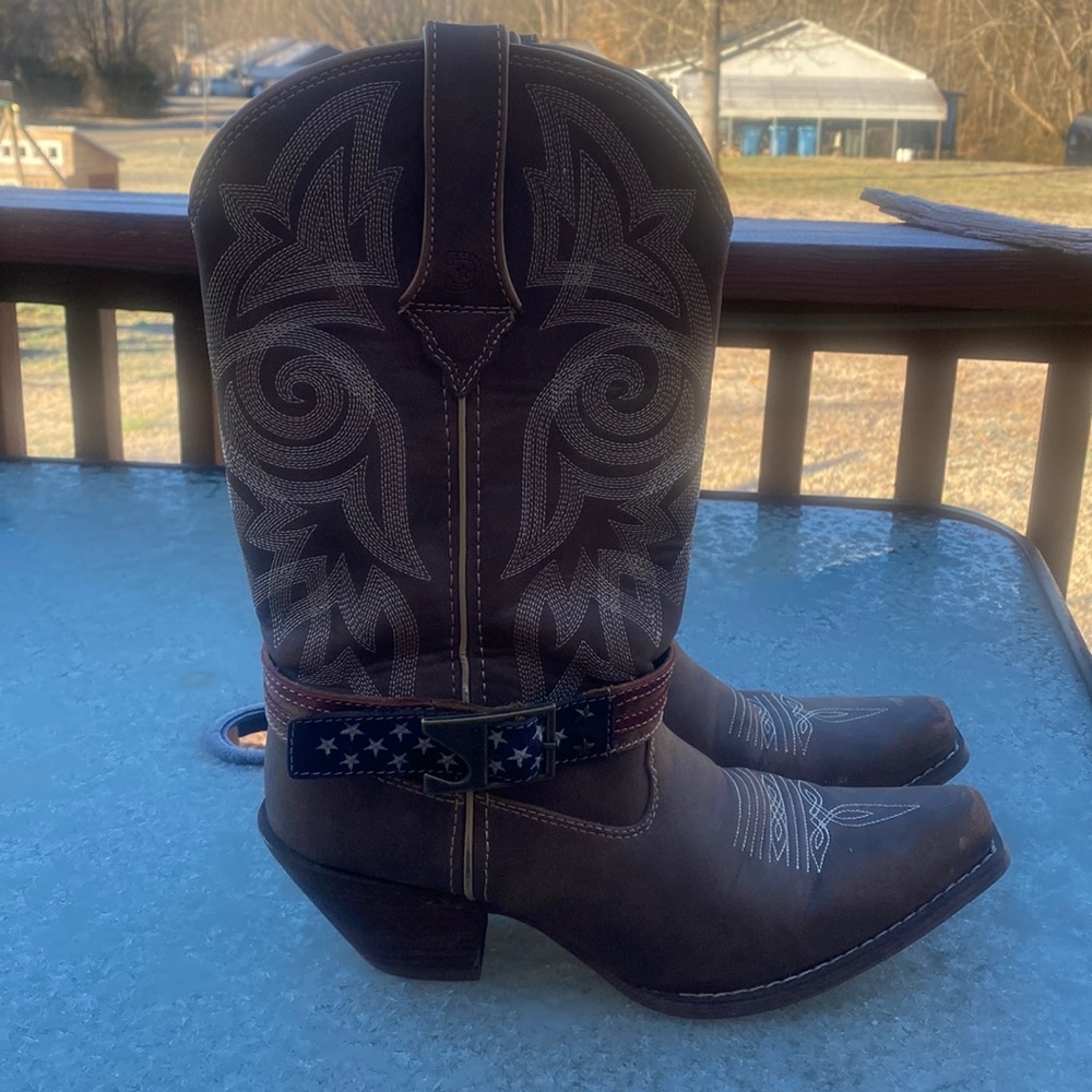 Durango women’s boots. Size 8.5. Boot buckles are removable.
